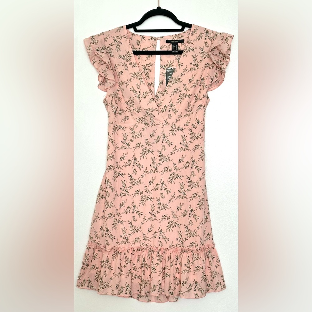 NWT Forever 21 Floral Mauve Dress with Ruffle Sleeves Cutout Back Wrap